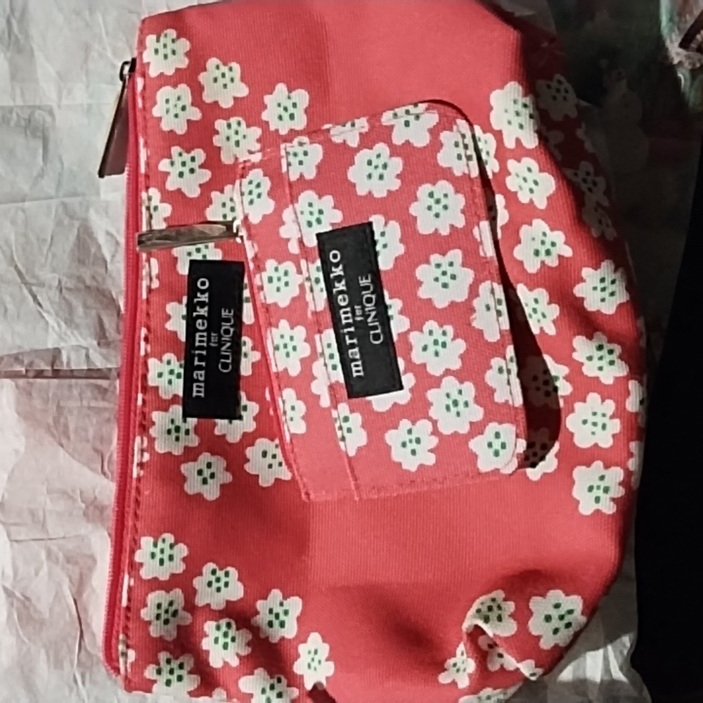 2pc.Clinique bag set NWOT 5 samples (various)